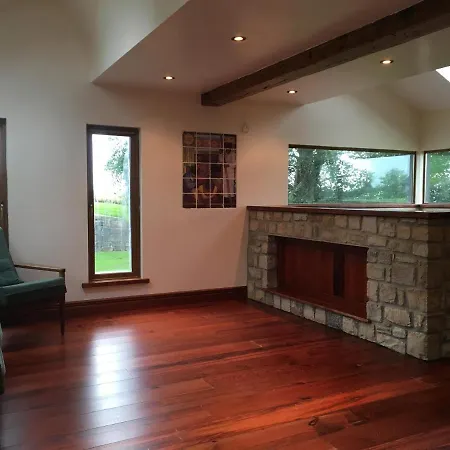 Eden Countryside Retreat 恩尼斯